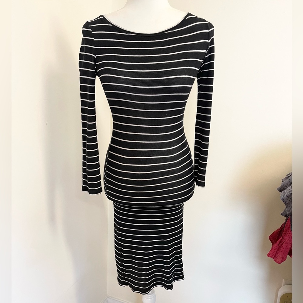 Versatile Bcbgmaxazria Ribbed Lightweight Bodycon… - image 2